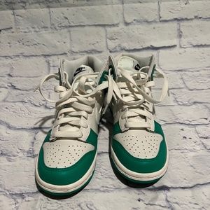 Nike Dunk High Green and White 4Y